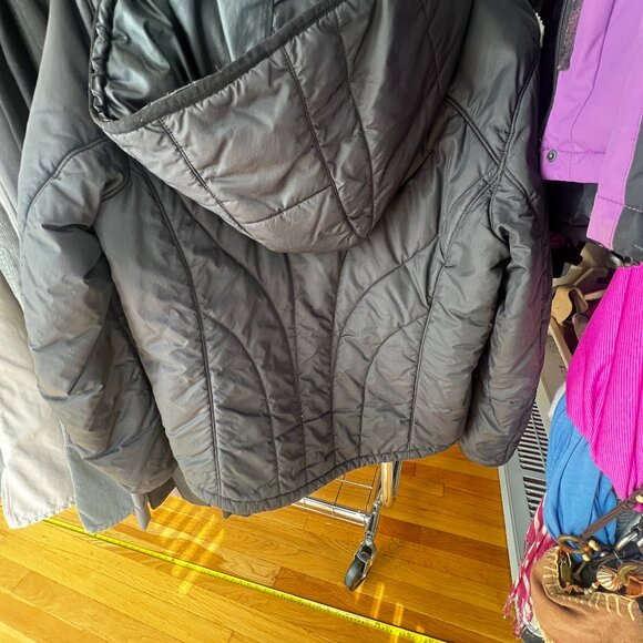 Women's LL Bean Jacket - Picture 2 of 10